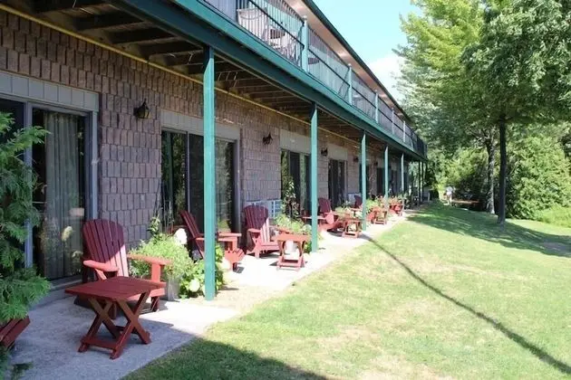 Deluxe Oda, Birden Çok Yatak (River Front)