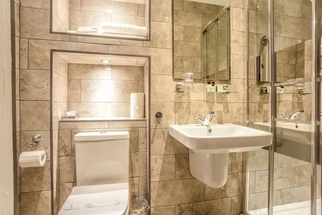 Deluxe Tek Büyük Yataklı Oda, Teras, Bahçe Manzaralı