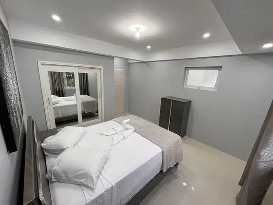 Ev (Glencoe Townhome with Loft Jacuzzi an)