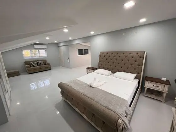 Ev (Glencoe Townhome with Loft Jacuzzi an)