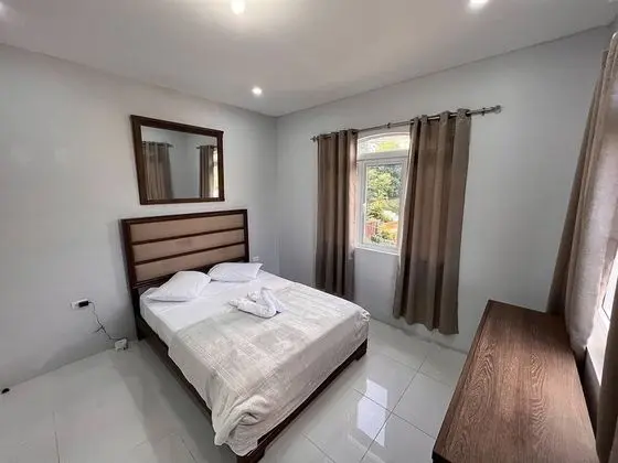 Ev (Glencoe Townhome with Loft Jacuzzi an)