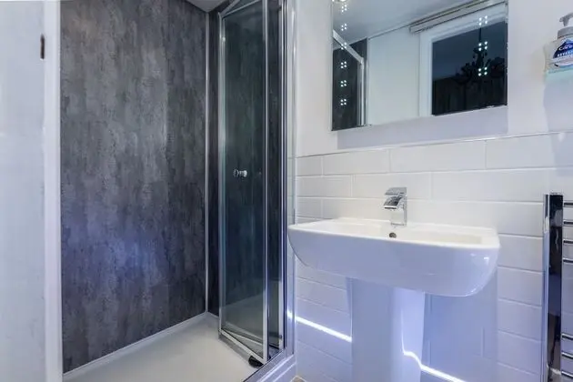 Romantic Tek Büyük Yataklı Oda, Banyolu/Duşlu (Decked Balcony)