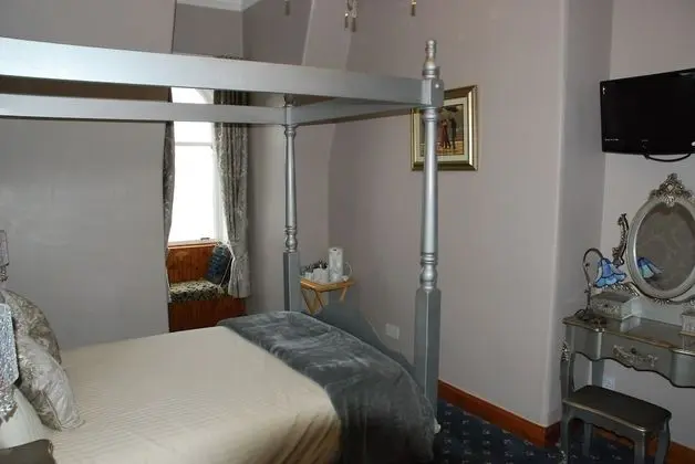 Tek Büyük Yataklı Oda, Deniz Manzaralı (Four Poster)