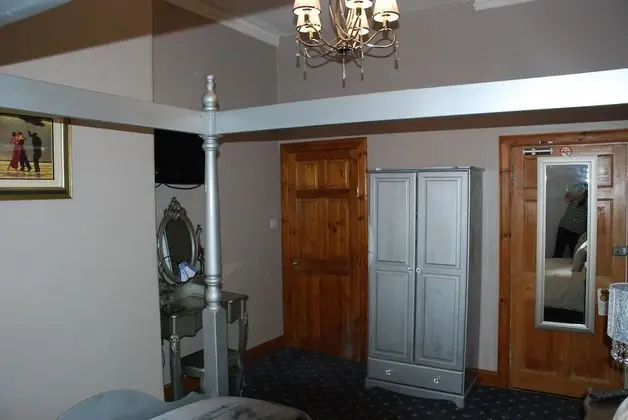 Tek Büyük Yataklı Oda, Deniz Manzaralı (Four Poster)