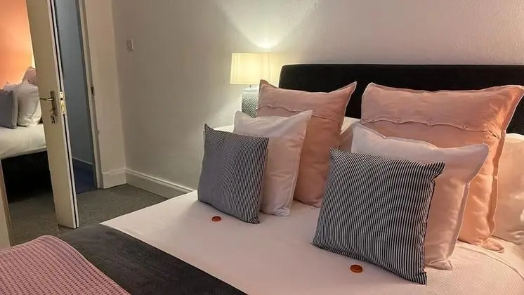 Tek Büyük Yataklı Oda, Banyolu/Duşlu, Zemin Kat (Room 3)