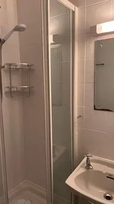 Tek Büyük Yataklı Oda, Banyolu/Duşlu, Zemin Kat (Room 3)
