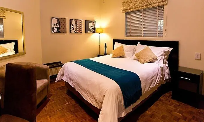 Luxury Tek Büyük Yataklı Oda