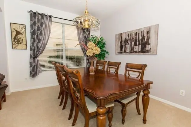 Villa (353 GLEN)