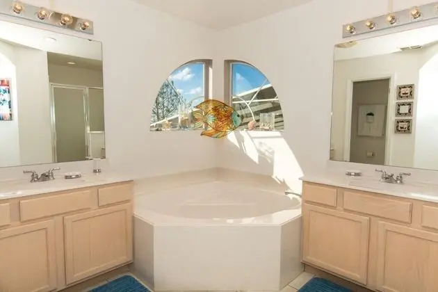 Villa (353 GLEN)
