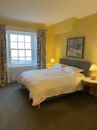 West Wing Apartment