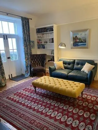 West Wing Apartment