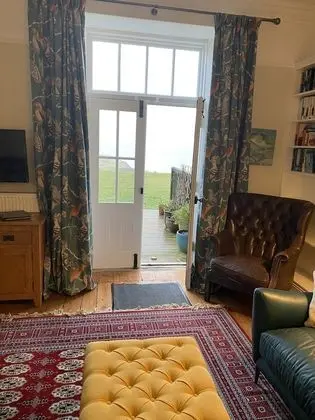 West Wing Apartment