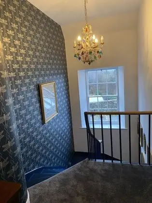 West Wing Apartment