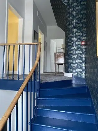West Wing Apartment