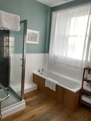 West Wing Apartment