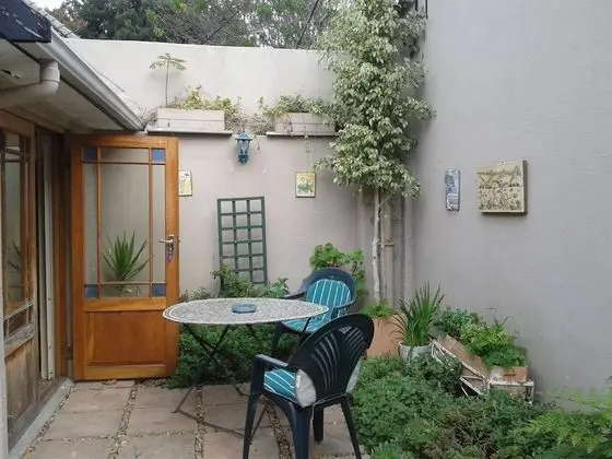 Kır Evi (Courtyard )