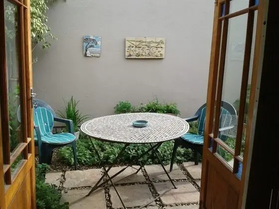 Kır Evi (Courtyard )
