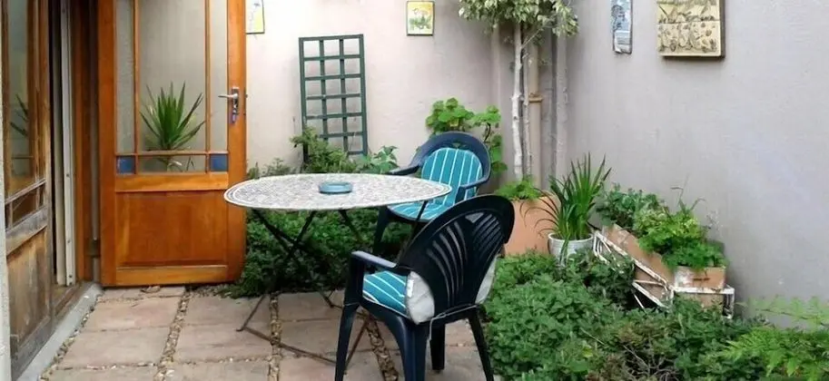 Kır Evi (Courtyard )