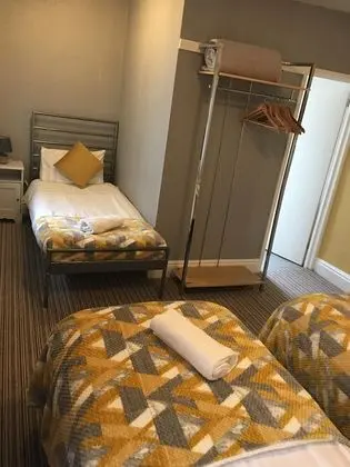 Üç Kişilik Oda