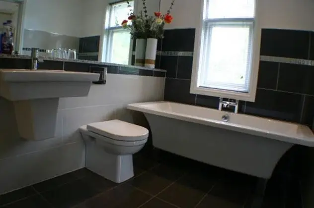 Tek Büyük Yataklı Oda, Ortak Banyo (Hatton)