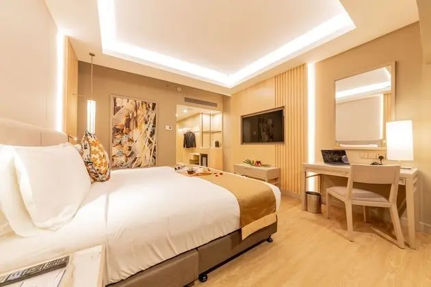 Deluxe Tek Büyük Yataklı Oda