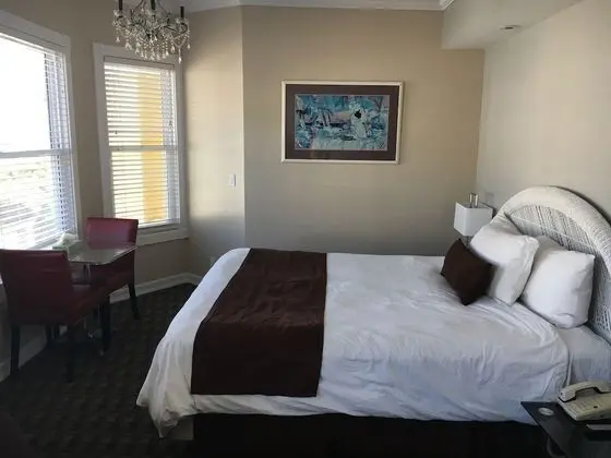 Deluxe Oda, 1 En Büyük (King) Boy Yatak