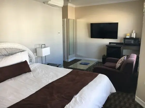 Deluxe Oda, 1 En Büyük (King) Boy Yatak