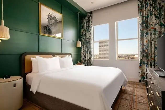 Çatı Katı Süiti (Penthouse), 1 En Büyük (King) Boy Yatak