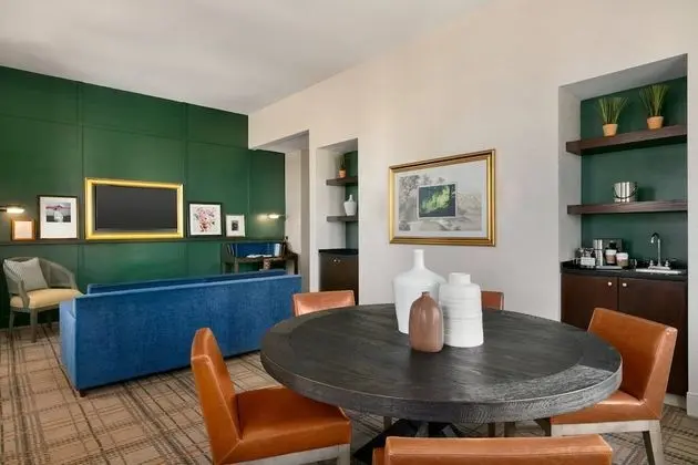 Çatı Katı Süiti (Penthouse), 1 En Büyük (King) Boy Yatak