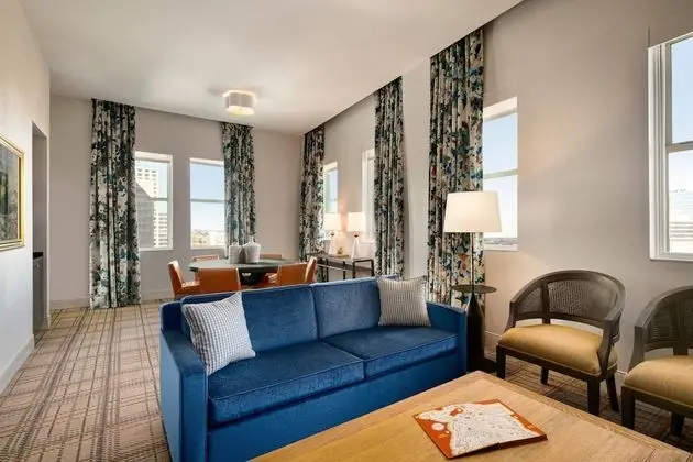 Çatı Katı Süiti (Penthouse), 1 En Büyük (King) Boy Yatak