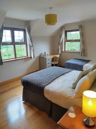 Üç Kişilik Oda (Room 2)