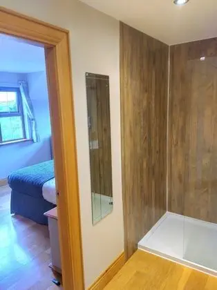 Üç Kişilik Oda (Room 4)