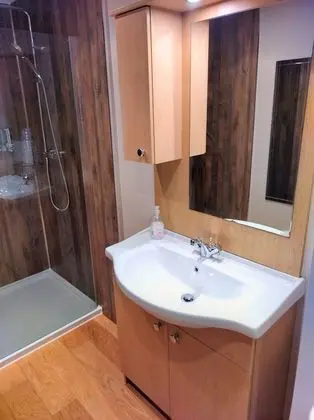 Üç Kişilik Oda (Room 4)