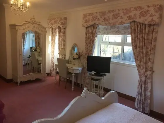 Four Poster