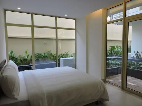 Deluxe Tek Büyük Yataklı Oda, Bahçe Manzaralı