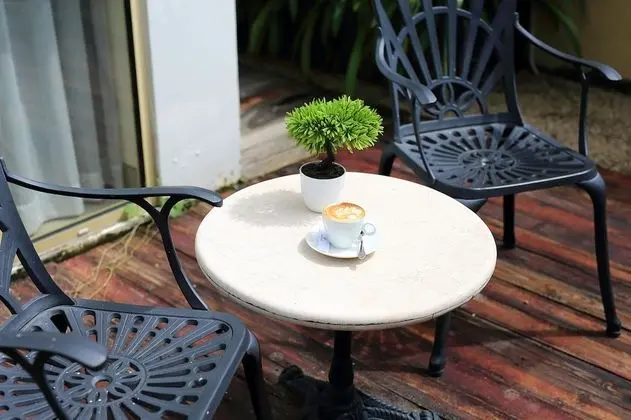 Deluxe Tek Büyük Yataklı Oda, Bahçe Manzaralı