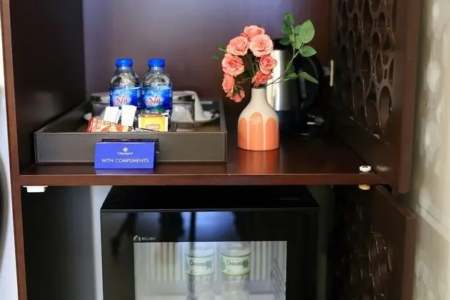 Deluxe Tek Büyük Yataklı Oda, Bahçe Manzaralı