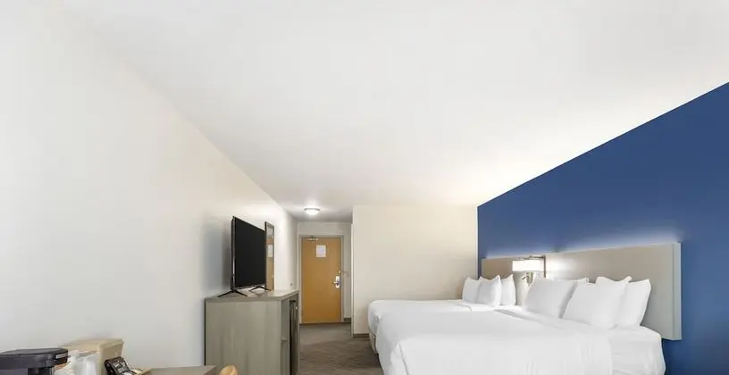 Süit, 2 Büyük (Queen) Boy Yatak, Engellilere Uygun, Sigara İçilmez (Efficiency)