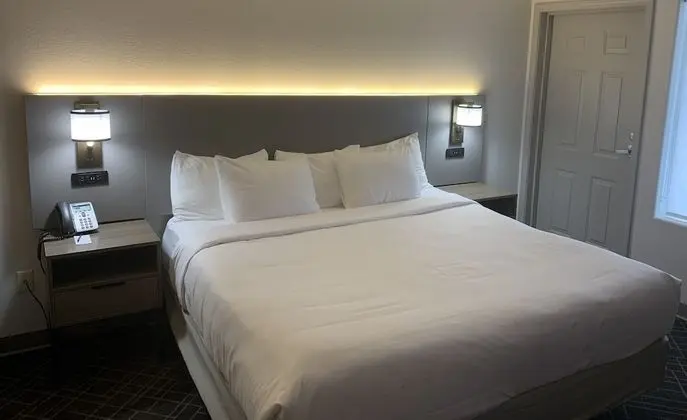 Süit, Birden Çok Yatak, Sigara İçilmez (Efficiency, Upgrade)