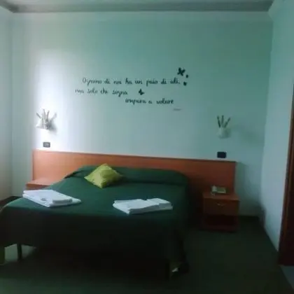 Tek Büyük Yataklı Oda