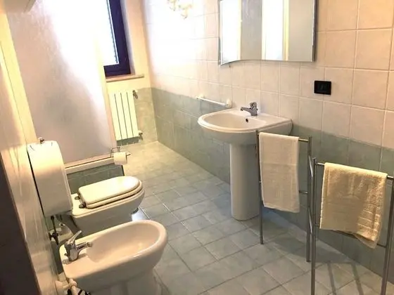 Tek Büyük Yataklı Oda, Balkon