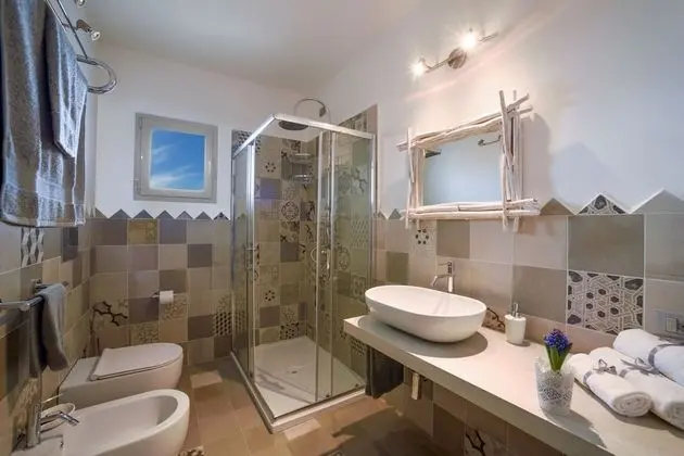 Tek Büyük Yataklı Oda, Balkon, Bahçe Manzaralı