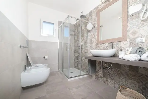 Tek Büyük Yataklı Oda, Balkon, Bahçe Manzaralı
