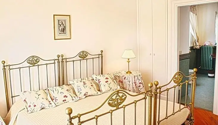 Tek Büyük veya İki Ayrı Yataklı Oda, Banyolu/Duşlu, Bahçe Manzaralı