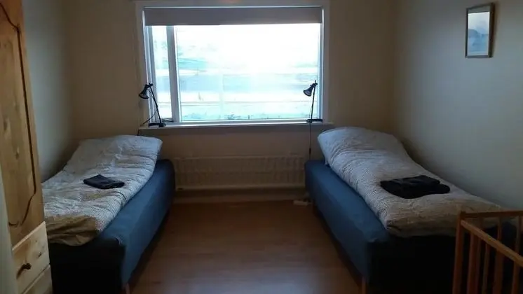 İki Ayrı Yataklı Oda, Ortak Banyo (3)