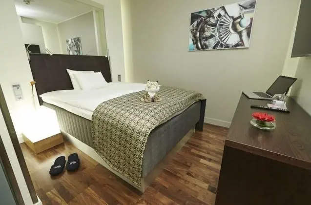GLO Smart 140cm Bed (Without windows)