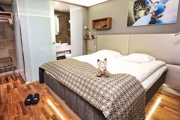 GLO Smart 160cm Bed (Without windows)