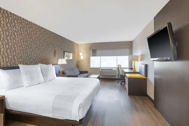 Standard Oda, 1 En Büyük (King) Boy Yatak, Sigara İçilmez (Walk-in Shower;with Sofabed)