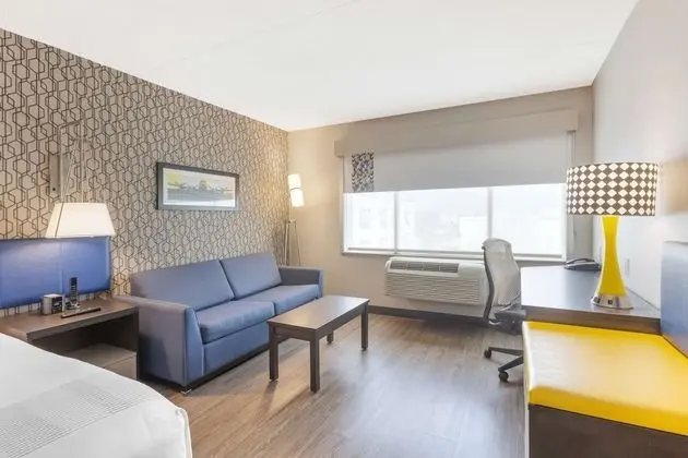 Standard Oda, 1 En Büyük (King) Boy Yatak, Sigara İçilmez (Walk-in Shower;with Sofabed)