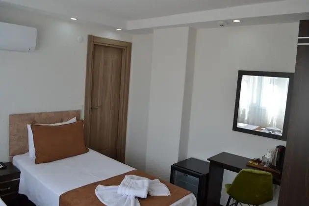 Balkonlu Çift Kişilik Oda